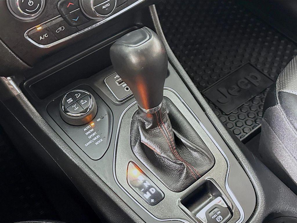 used 2022 Jeep Cherokee car, priced at $25,590