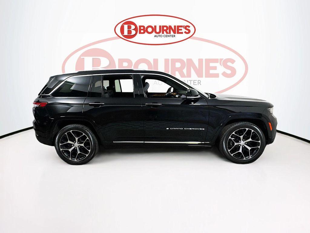 used 2022 Jeep Grand Cherokee car, priced at $37,990