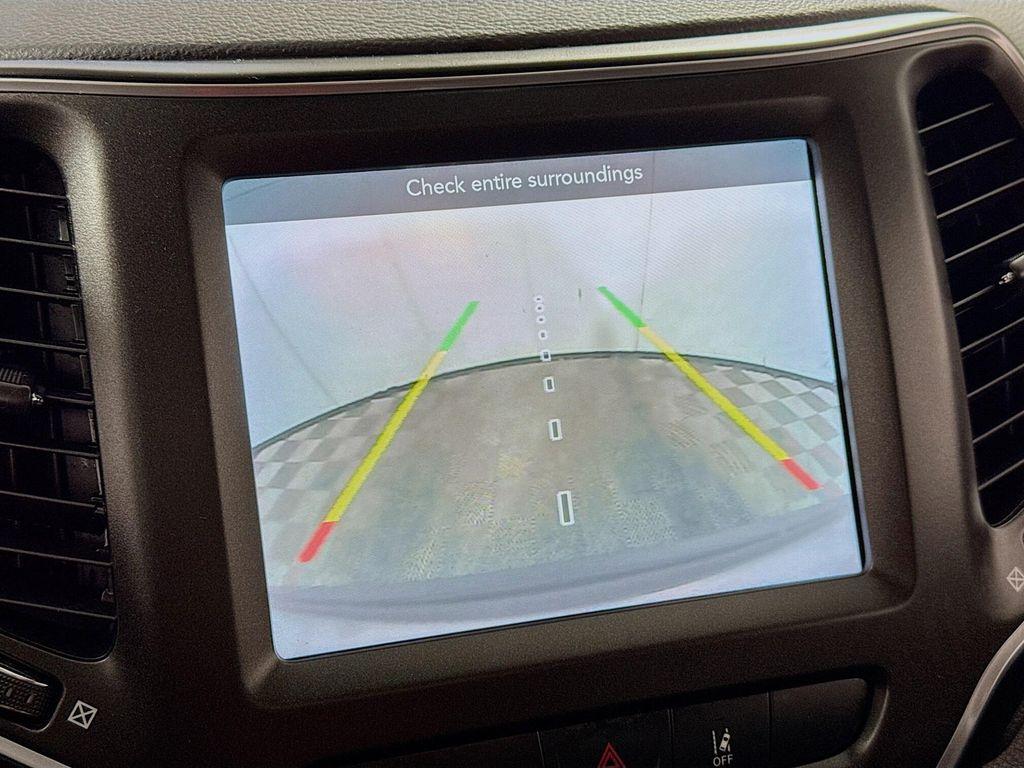 used 2022 Jeep Cherokee car, priced at $25,290