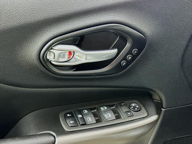 used 2022 Jeep Cherokee car, priced at $24,990