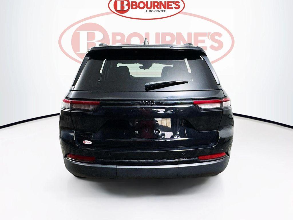 used 2022 Jeep Grand Cherokee car, priced at $33,390