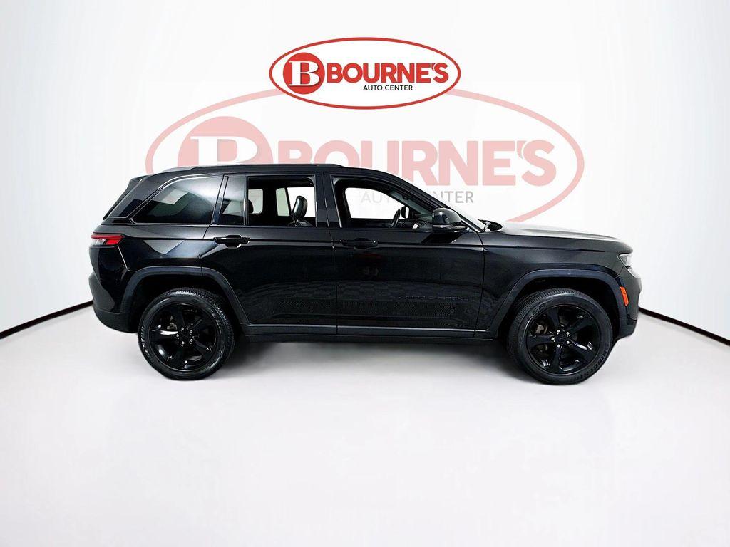 used 2022 Jeep Grand Cherokee car, priced at $33,390