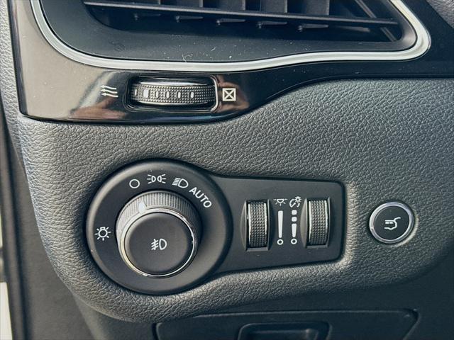 used 2023 Jeep Cherokee car, priced at $22,990