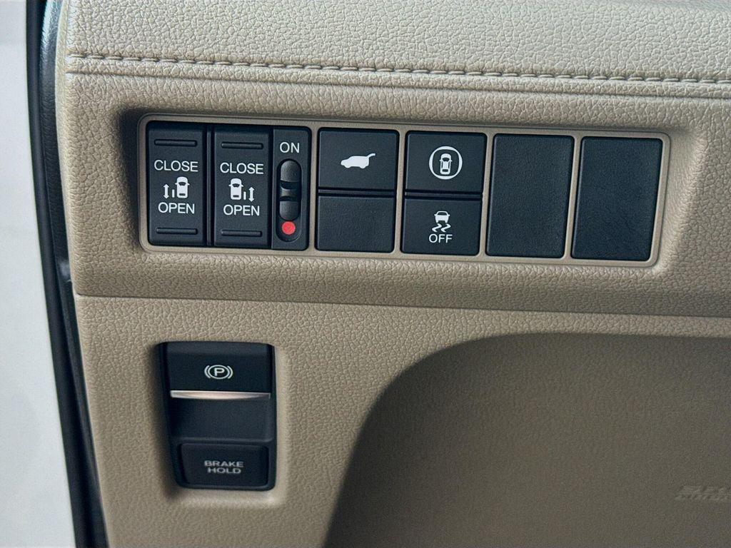 used 2023 Honda Odyssey car, priced at $31,990