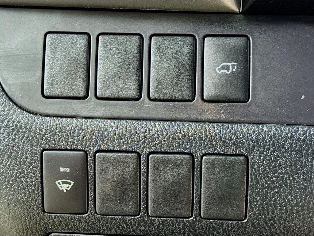 used 2015 Toyota Highlander car, priced at $17,590