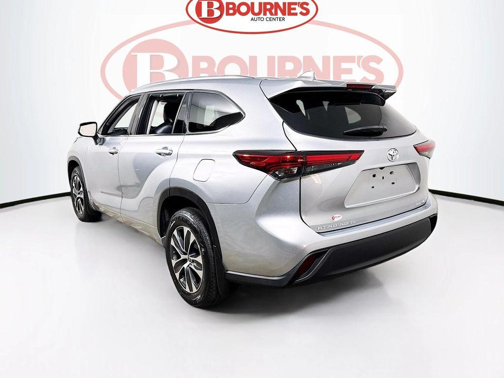 used 2021 Toyota Highlander car, priced at $28,890