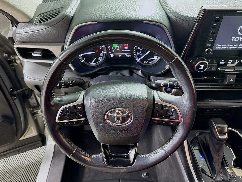 used 2021 Toyota Highlander car, priced at $28,890