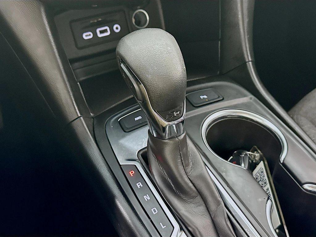 used 2022 Chevrolet Equinox car, priced at $22,490