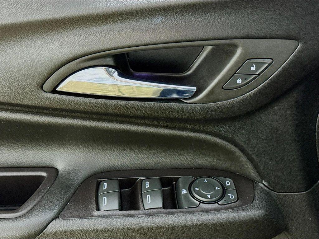 used 2022 Chevrolet Equinox car, priced at $22,490