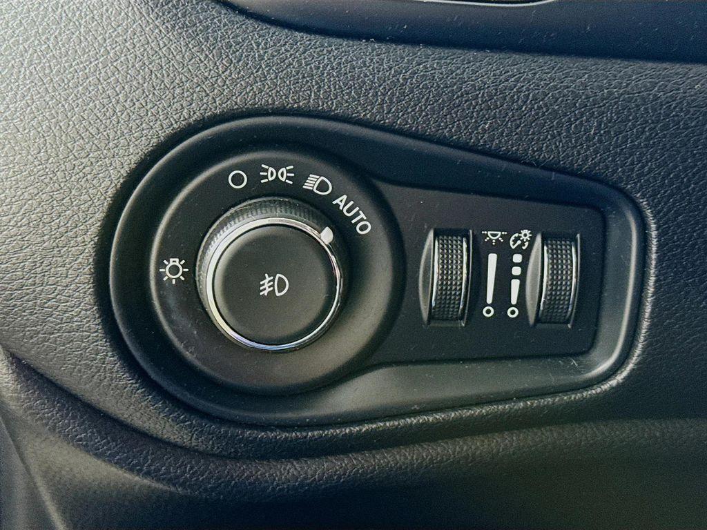used 2021 Jeep Renegade car, priced at $18,190