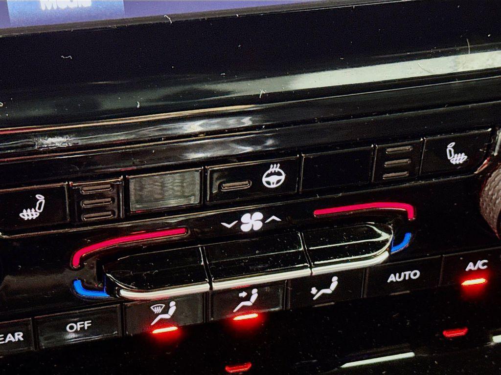 used 2024 Jeep Grand Cherokee car, priced at $27,990