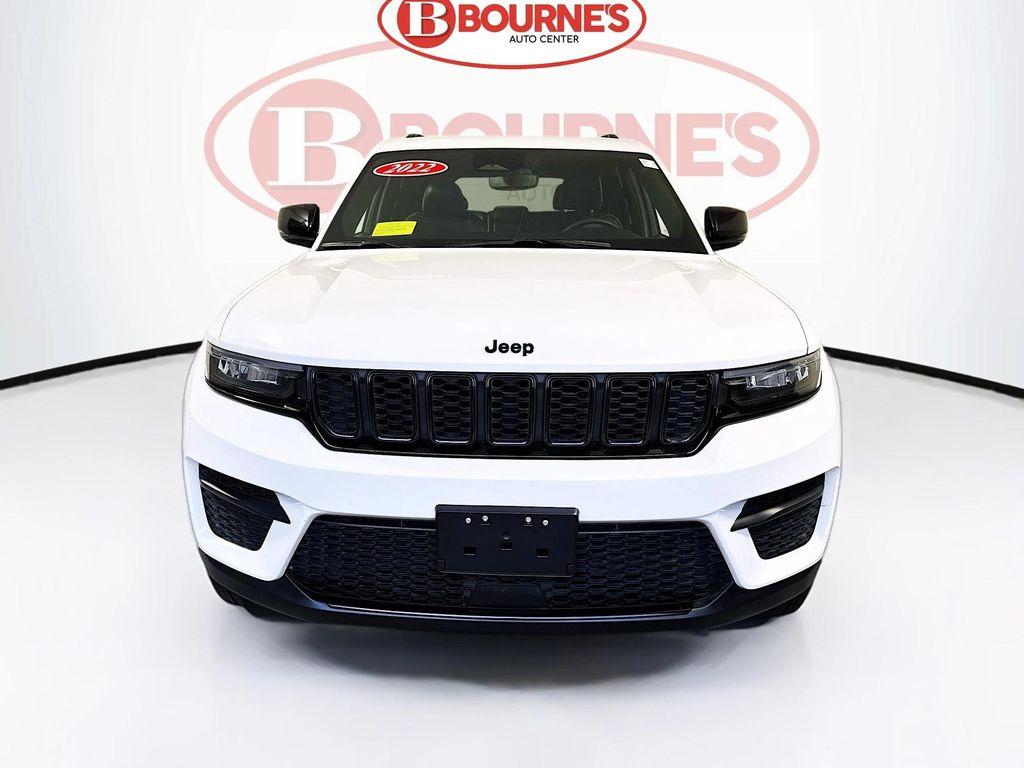 used 2024 Jeep Grand Cherokee car, priced at $27,990