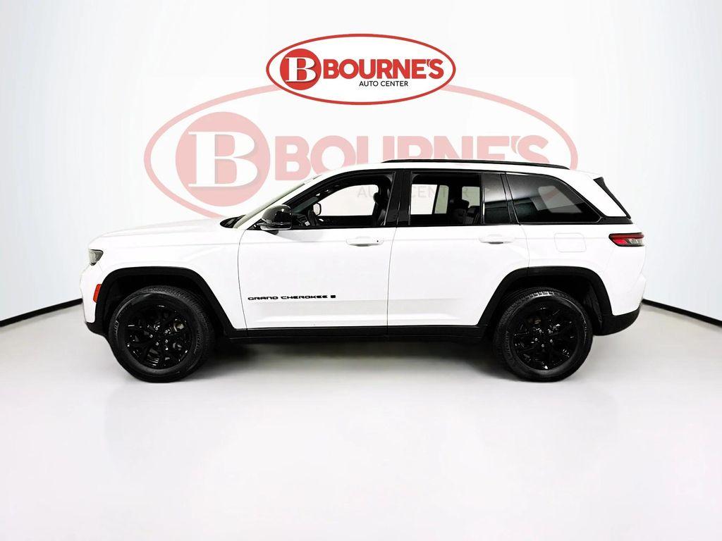used 2024 Jeep Grand Cherokee car, priced at $27,990