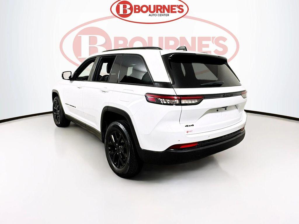 used 2024 Jeep Grand Cherokee car, priced at $27,990