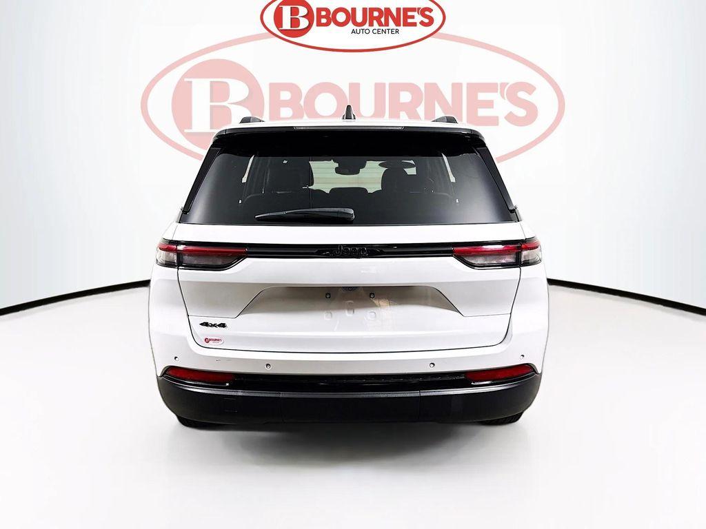 used 2024 Jeep Grand Cherokee car, priced at $27,990