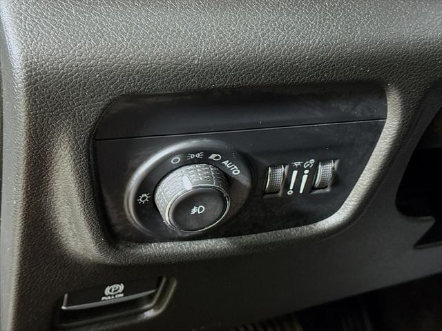used 2022 Jeep Grand Cherokee car, priced at $33,490