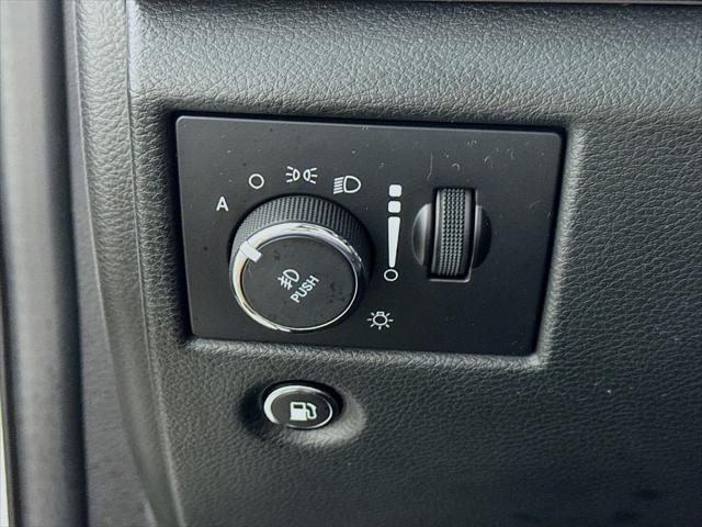 used 2022 Jeep Grand Cherokee car, priced at $27,990
