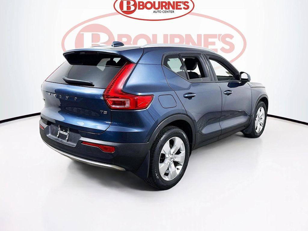 used 2022 Volvo XC40 car, priced at $25,490