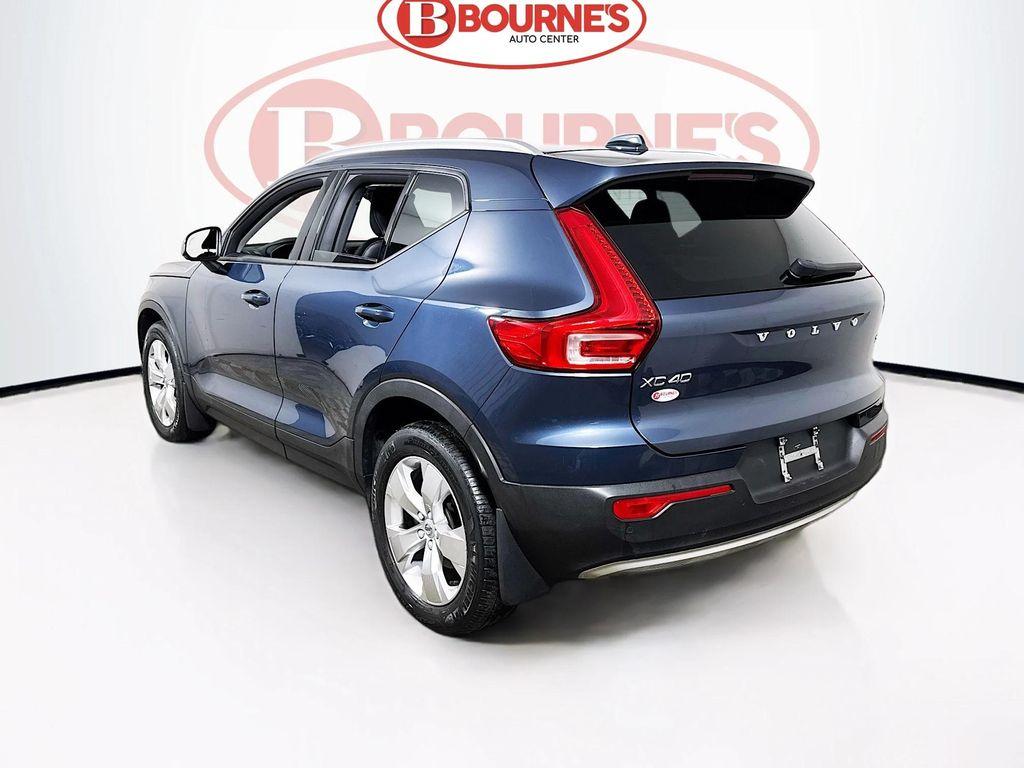 used 2022 Volvo XC40 car, priced at $25,490