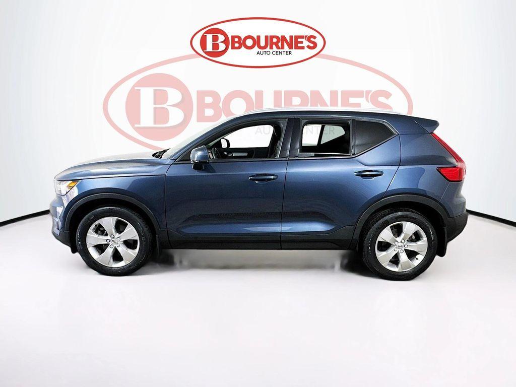 used 2022 Volvo XC40 car, priced at $25,490