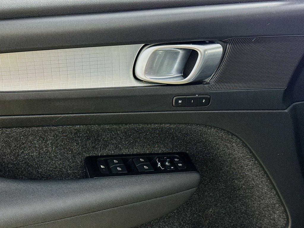 used 2022 Volvo XC40 car, priced at $25,490