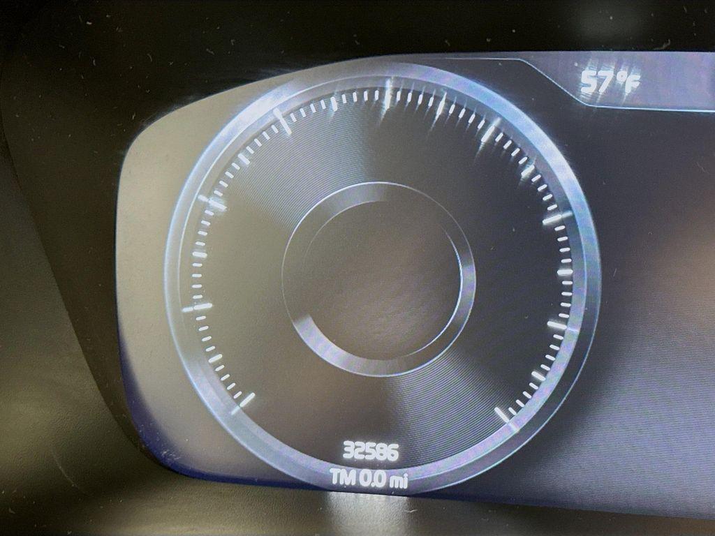 used 2022 Volvo XC40 car, priced at $25,490