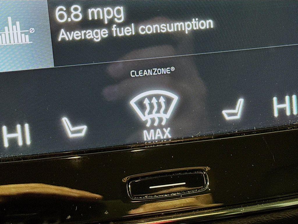 used 2022 Volvo XC40 car, priced at $25,490