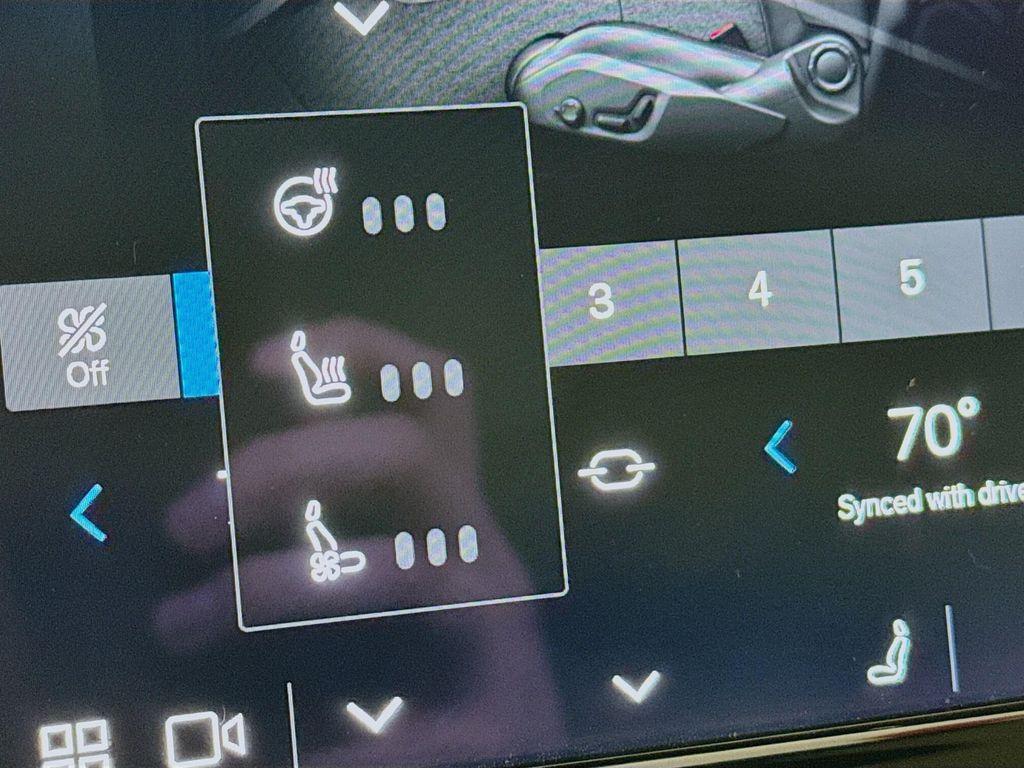 used 2022 Volvo XC60 car, priced at $33,990