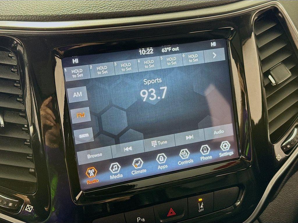 used 2021 Jeep Cherokee car, priced at $22,490