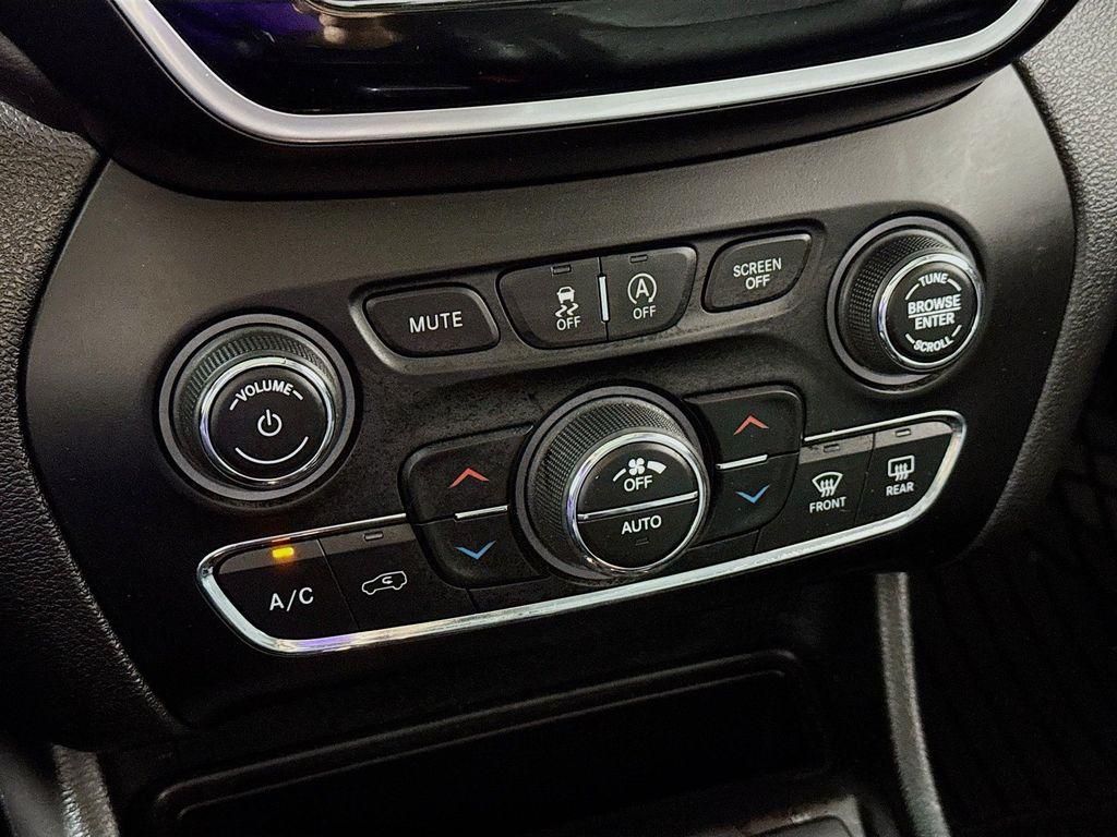 used 2021 Jeep Cherokee car, priced at $22,490