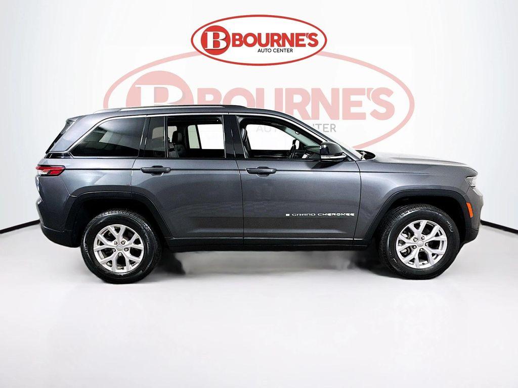 used 2022 Jeep Grand Cherokee car, priced at $28,990