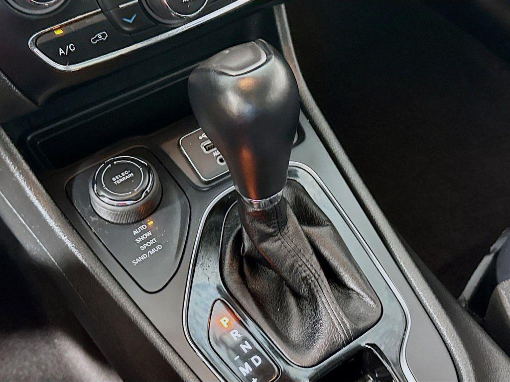 used 2022 Jeep Cherokee car, priced at $26,990