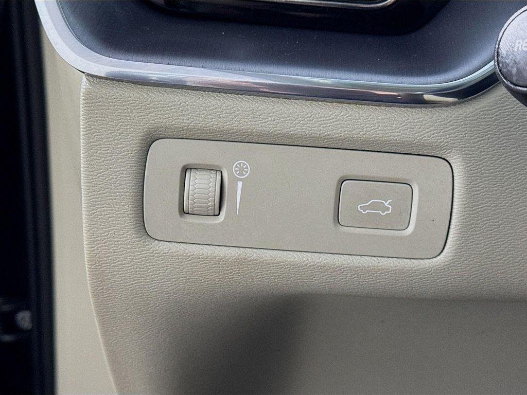 used 2021 Volvo XC60 car, priced at $24,990