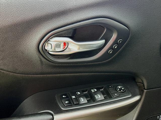 used 2020 Jeep Cherokee car, priced at $18,690