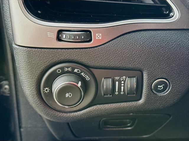 used 2020 Jeep Cherokee car, priced at $18,690