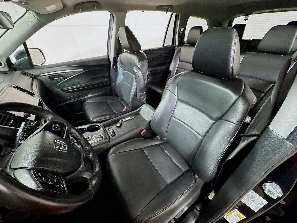 used 2022 Honda Pilot car, priced at $29,590