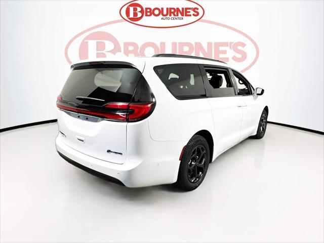 used 2021 Chrysler Pacifica Hybrid car, priced at $28,590