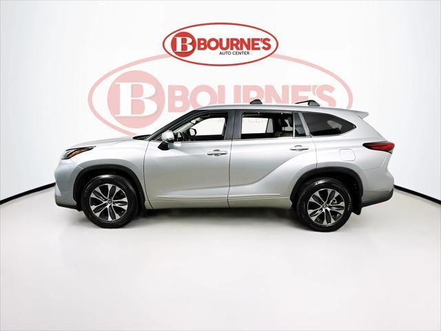 used 2023 Toyota Highlander car, priced at $38,990