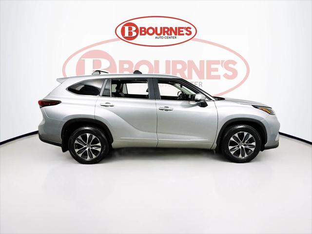 used 2023 Toyota Highlander car, priced at $38,990
