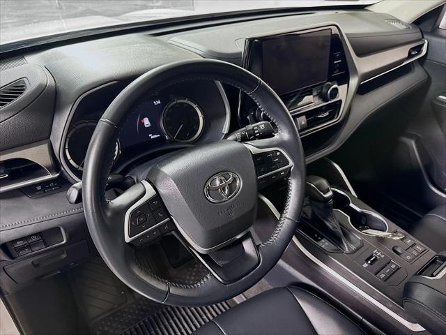 used 2023 Toyota Highlander car, priced at $38,990