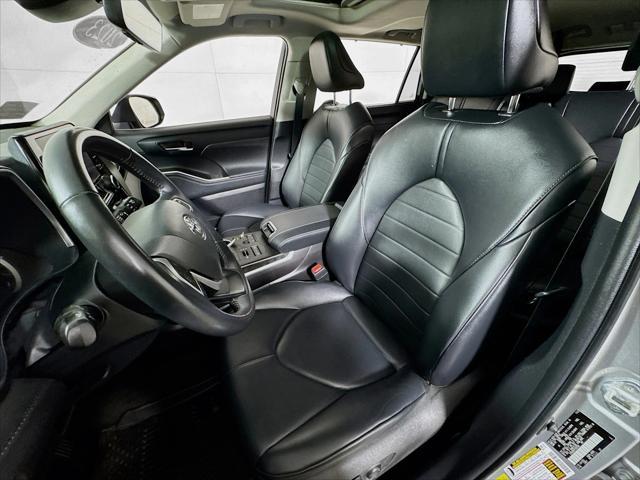 used 2023 Toyota Highlander car, priced at $38,990