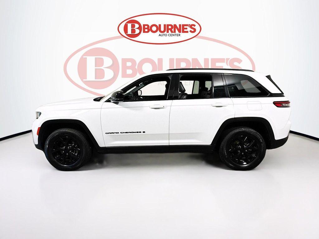 used 2024 Jeep Grand Cherokee car, priced at $29,590