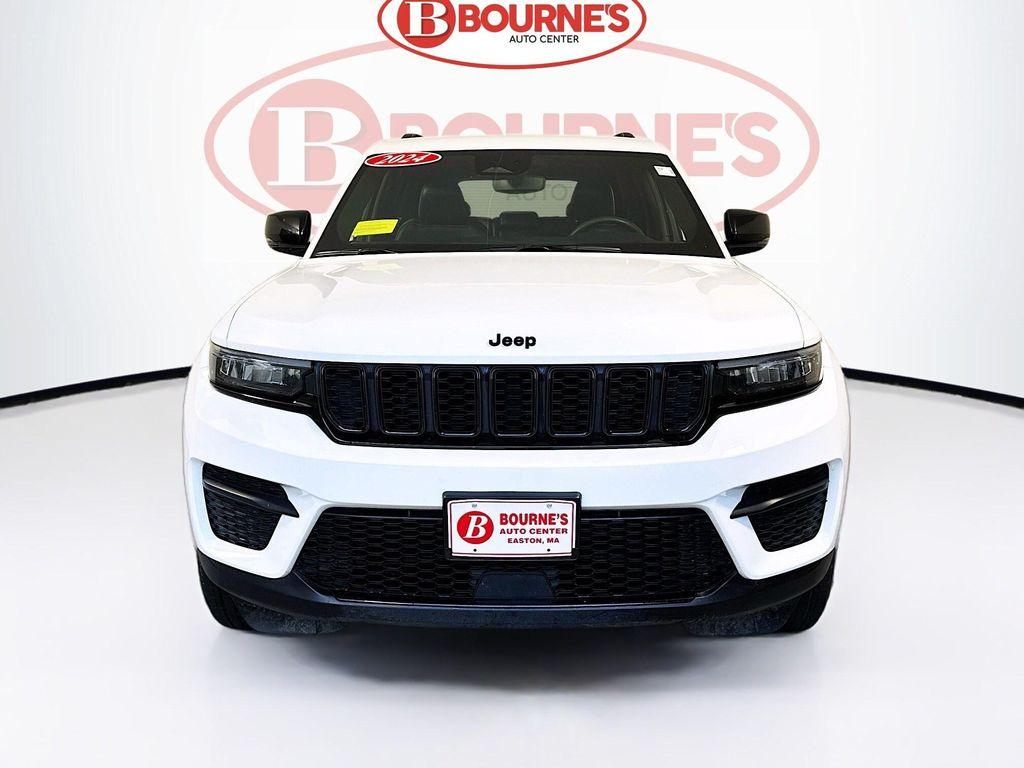 used 2024 Jeep Grand Cherokee car, priced at $29,590