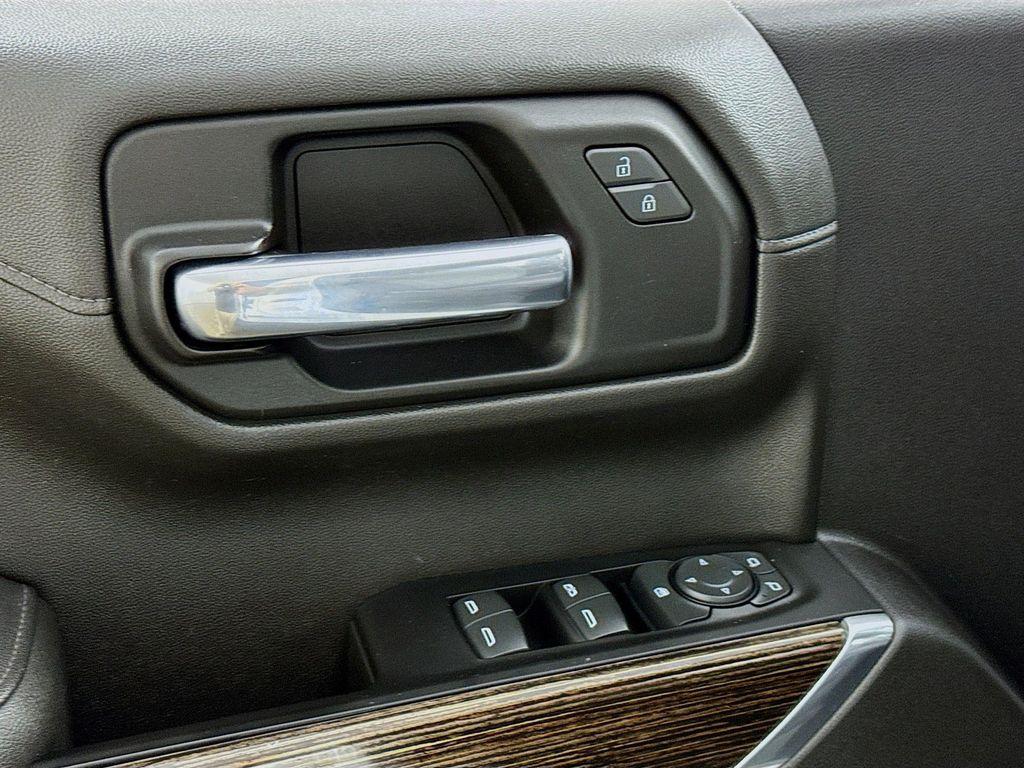 used 2022 GMC Sierra 1500 car, priced at $33,490