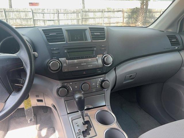 used 2009 Toyota Highlander car, priced at $8,995