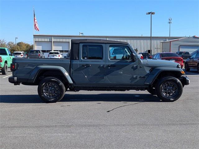 new 2025 Jeep Gladiator car, priced at $44,964