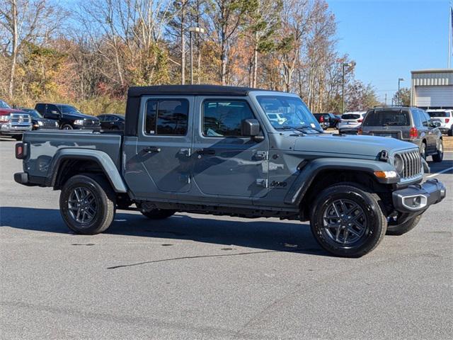 new 2025 Jeep Gladiator car, priced at $44,964