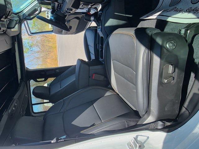 new 2025 Jeep Wrangler car, priced at $53,207