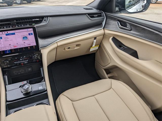 new 2025 Jeep Grand Cherokee L car, priced at $49,870