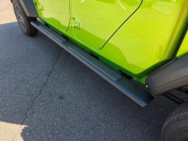 new 2025 Jeep Gladiator car, priced at $46,762